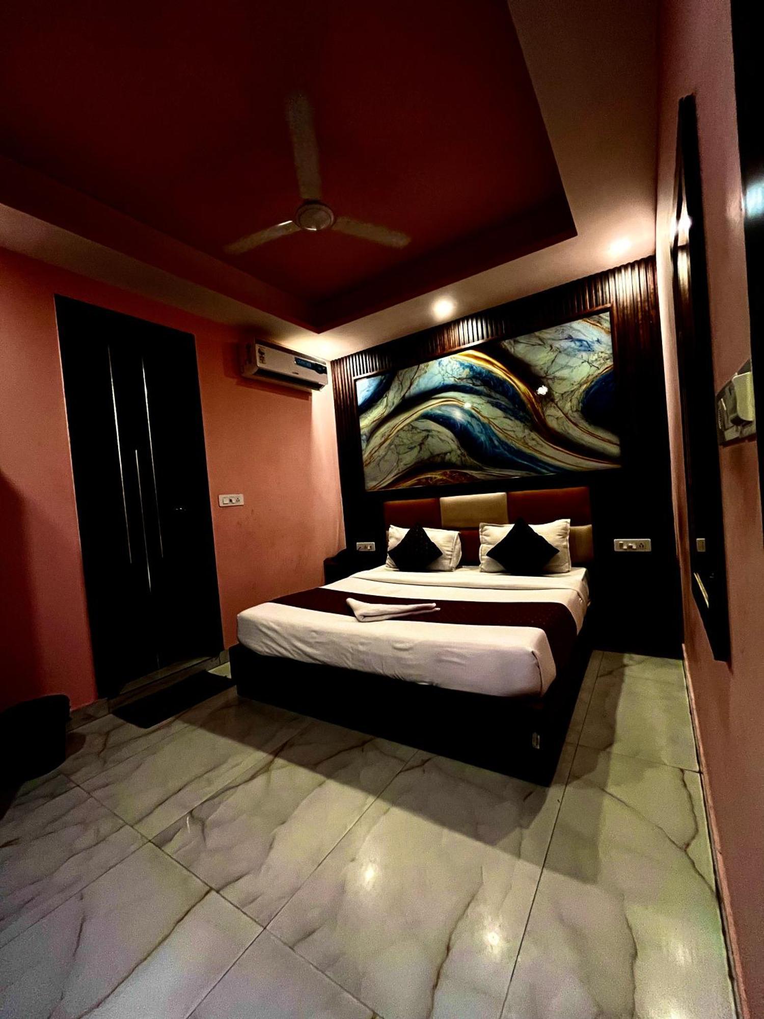 Jupiter Plaza Delhi Airport Hotel Új-Delhi Kültér fotó