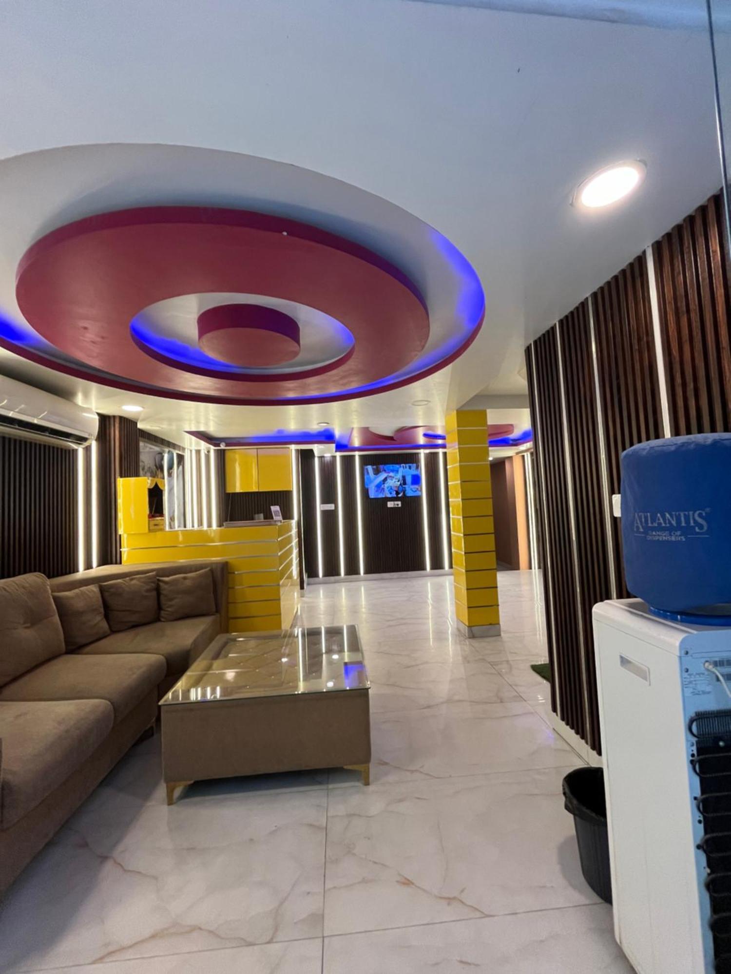 Jupiter Plaza Delhi Airport Hotel Új-Delhi Kültér fotó