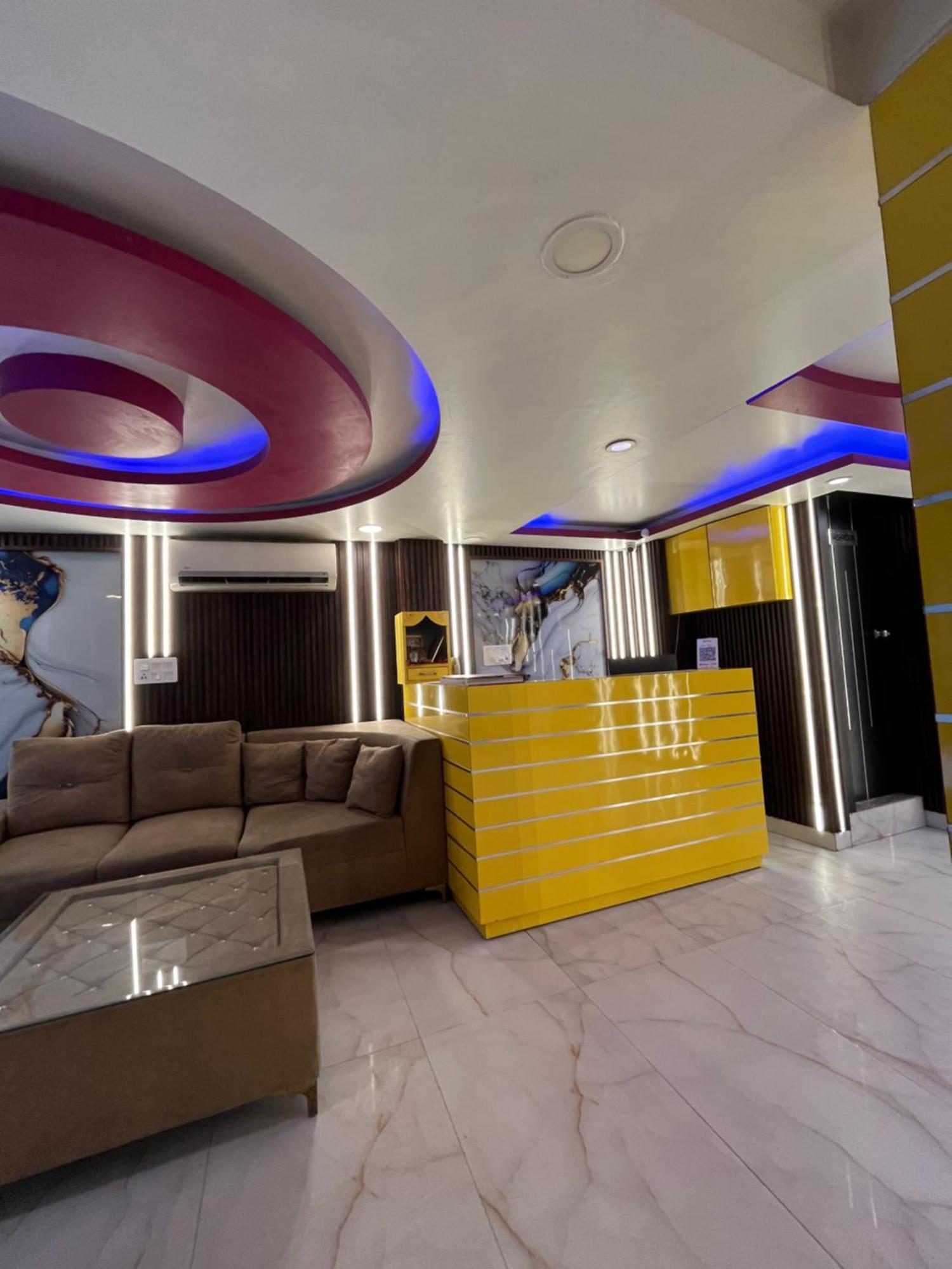 Jupiter Plaza Delhi Airport Hotel Új-Delhi Kültér fotó