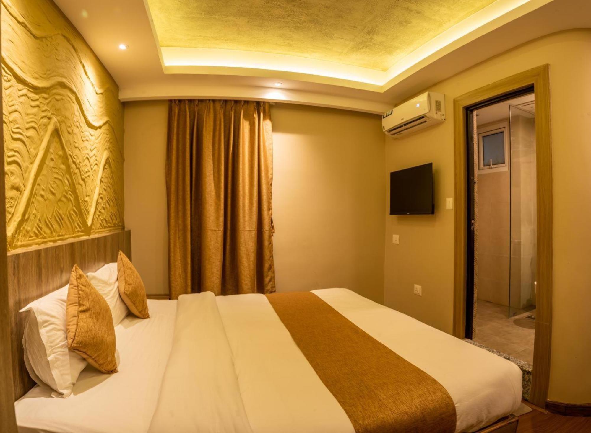 Jupiter Plaza Delhi Airport Hotel Új-Delhi Kültér fotó